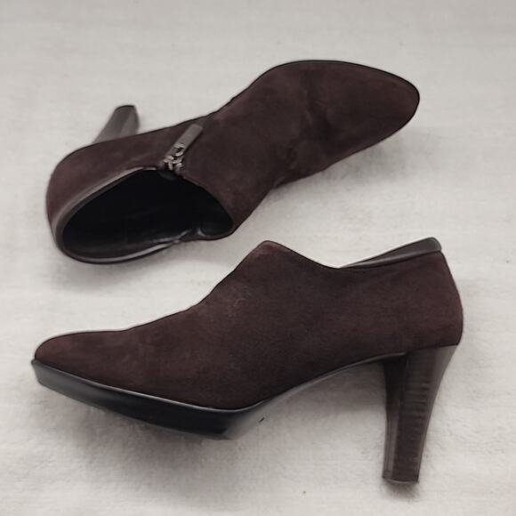 AQUATALIA BY MARVIN K ESPRESSO BROWN SUEDE LOW ANKLE BOOTIES LADIES 8.5 GUC - Picture 11 of 16
